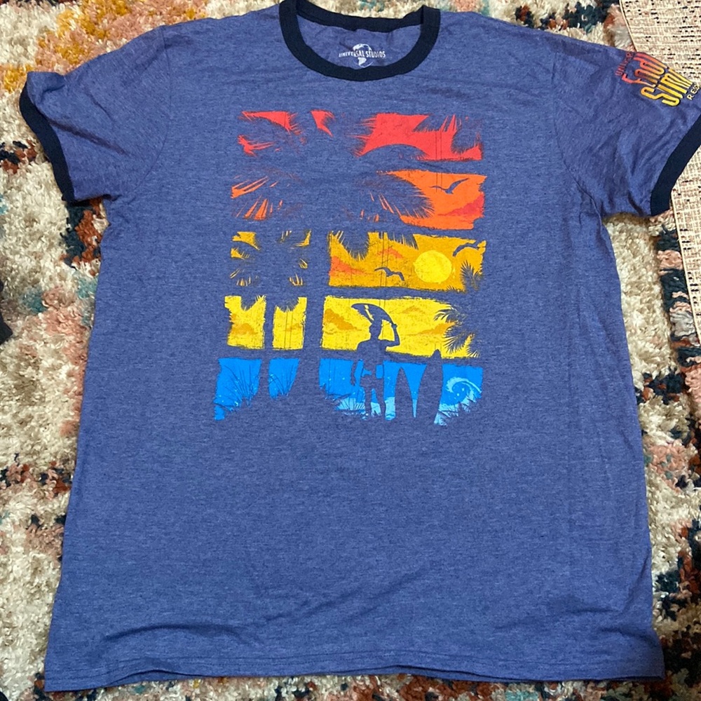 Universal studios endless summer resort tee - size large